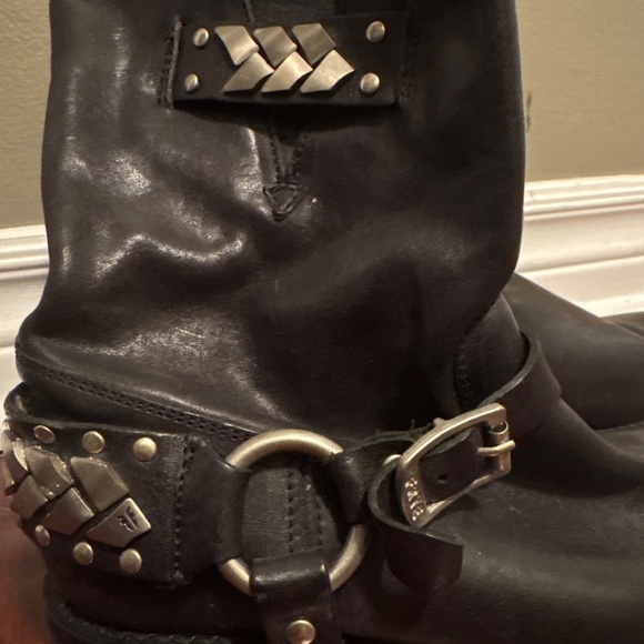 Very cool leather Frye boots size 8 1/2 Never worn out - Picture 2 of 11
